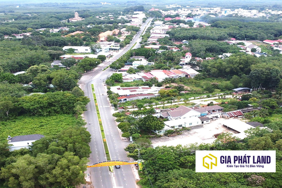 Hình ảnh thực tế đường ĐT 744 Dầu Tiếng mở rộng lộ giới 62m năm 2026.