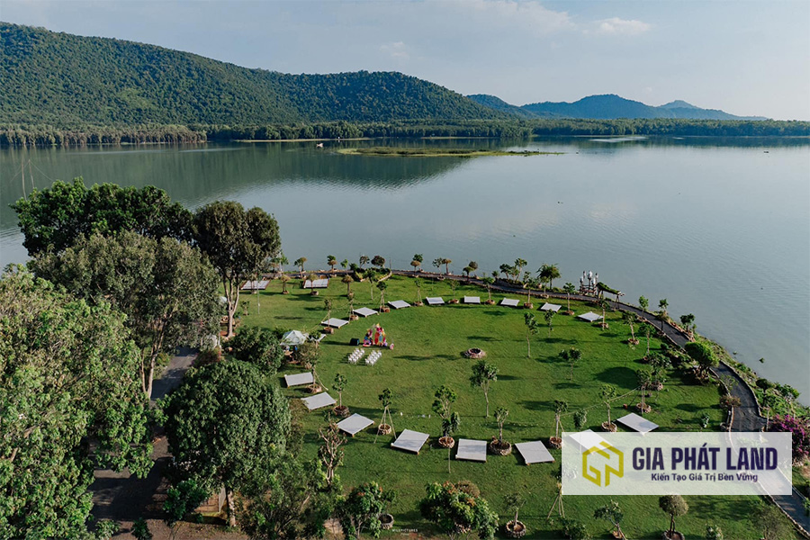 Bằng Lăng Glamping hồ Dầu Tiếng Bình Dương