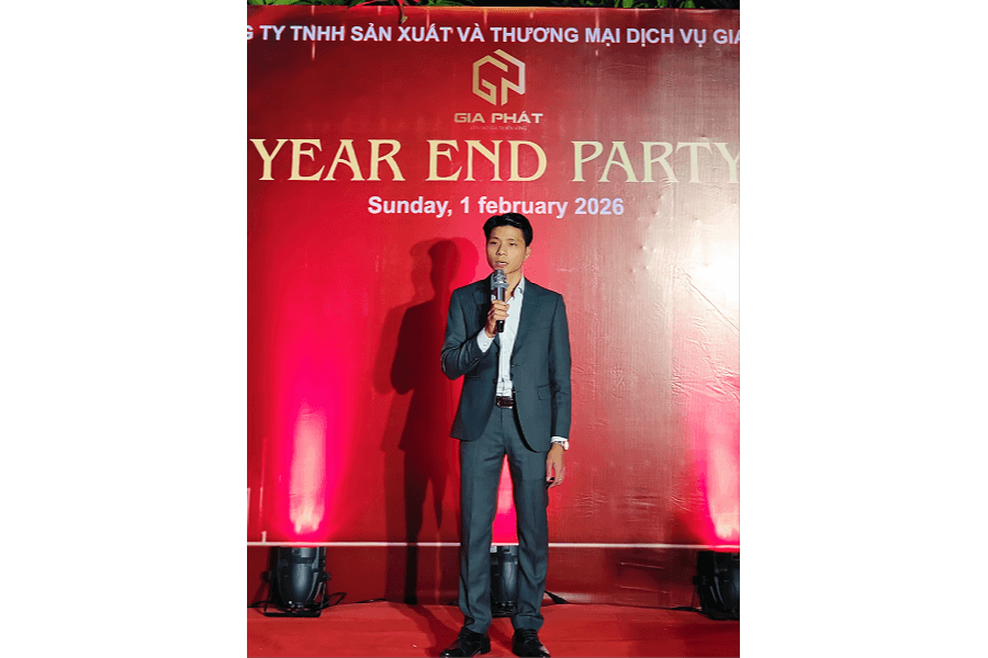 tổng giám đốc phát biểu